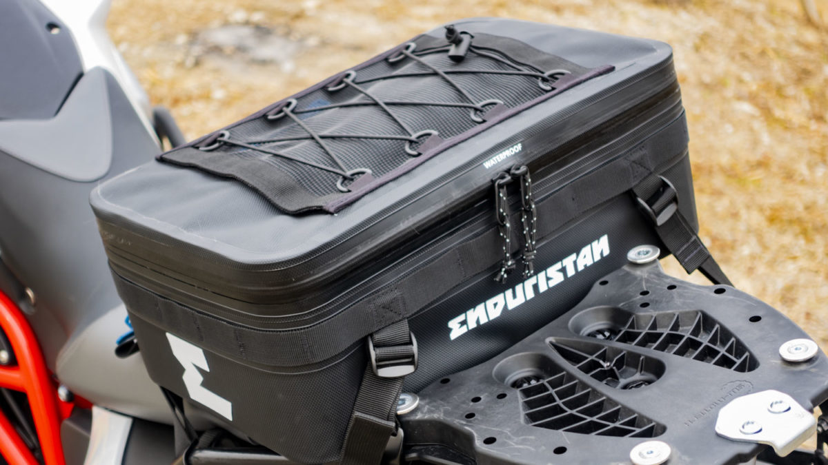 エンデュリスタンのパニアトッパーは単品使いもできる優秀な完全防水防塵シートバッグ[ENDURISTAN]をレビュー